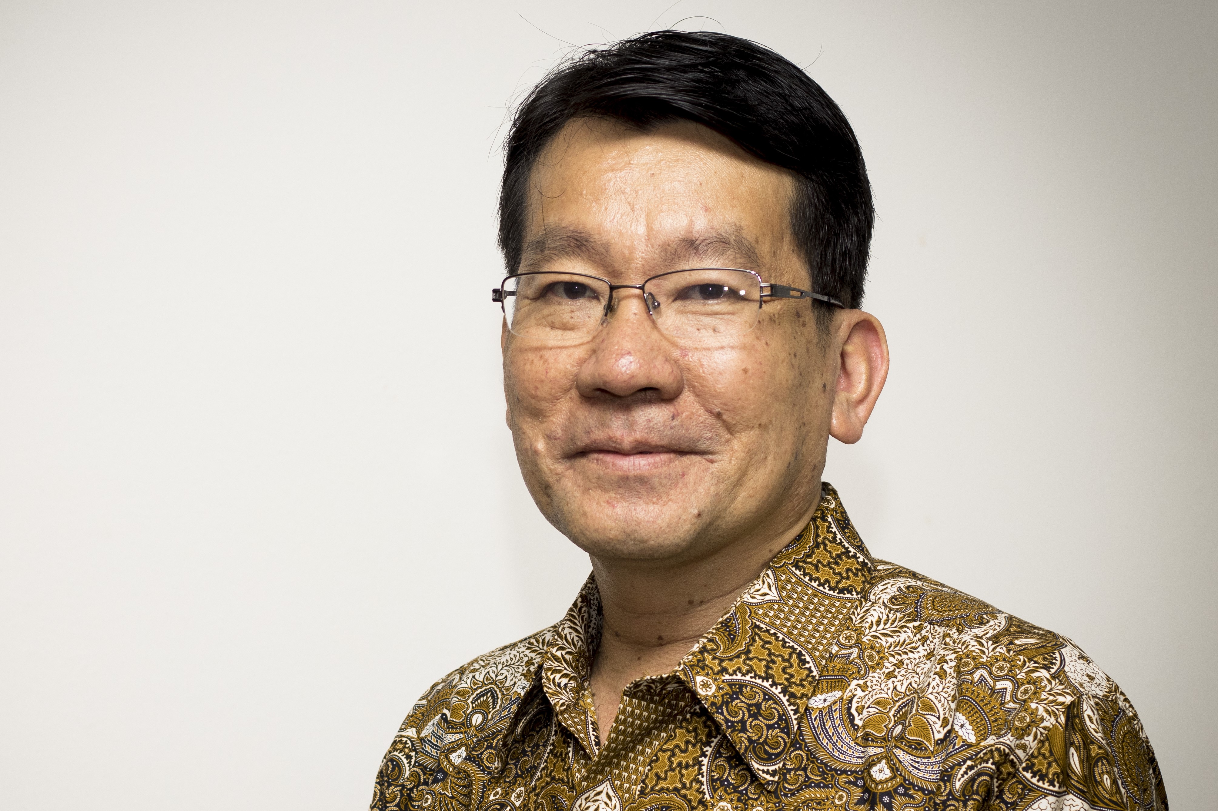 Dr. Andreas Himawan 